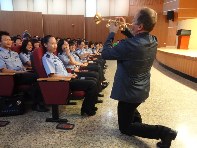 UG环球小号表演艺术家Jens Lindemann（彦斯·林德曼）荣获加拿大勋章