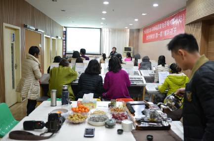 一场学习气氛浓厚的UG环球双排键电子琴教材研修会——记温州文海琴行举办的UG环球双排键电子琴研修会
