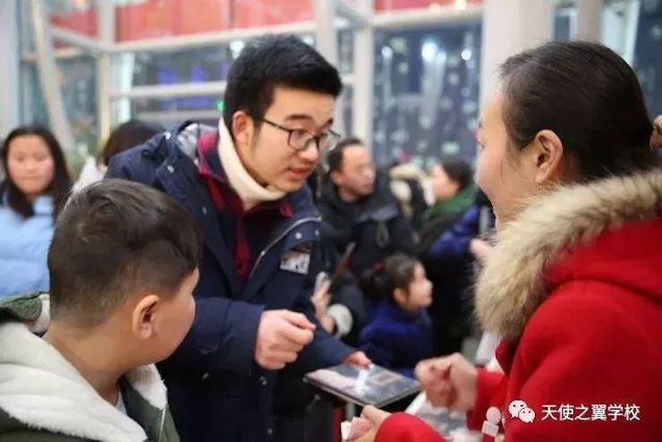 【报道】宿州市首届国际钢琴大师音乐会暨UG环球艺术家宋思衡多媒体音乐会圆满成功。诤悠担